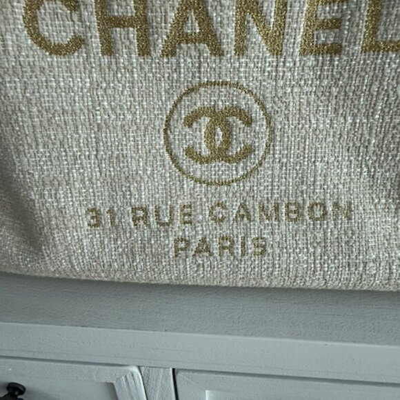 2018 Chanel Boucle Lurex Deauville Medium Tote Bag - Picture 6 of 15